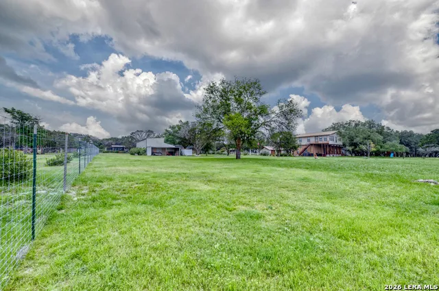 57 Leinweber Leakey, TX 78873