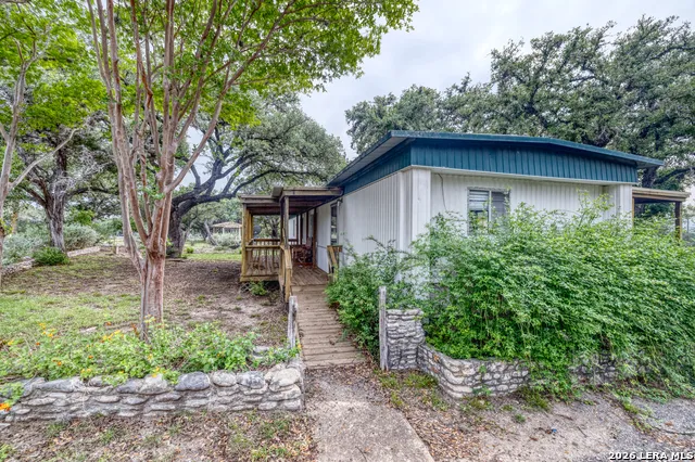 57 Leinweber Leakey, TX 78873