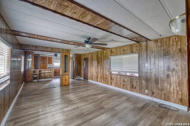 57 Leinweber Leakey, TX 78873