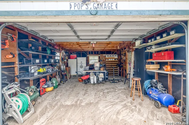 57 Leinweber Leakey, TX 78873
