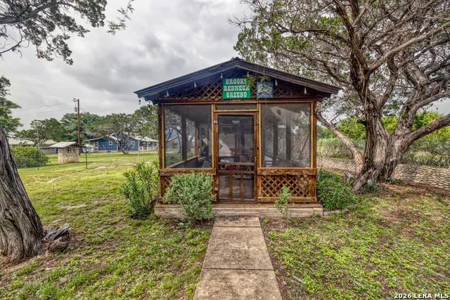 57 Leinweber Leakey, TX 78873