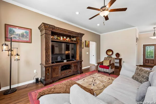 1544 COUNTY ROAD 2801 E Mico, TX 78056