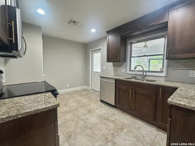 740 Rittiman Rd Terrell Hills, TX 78209
