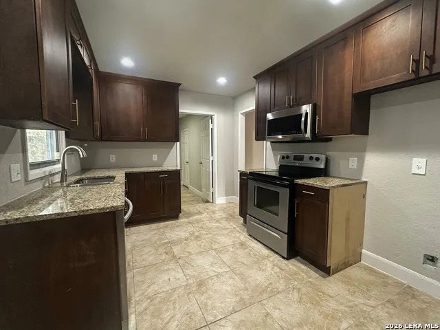 740 Rittiman Rd Terrell Hills, TX 78209