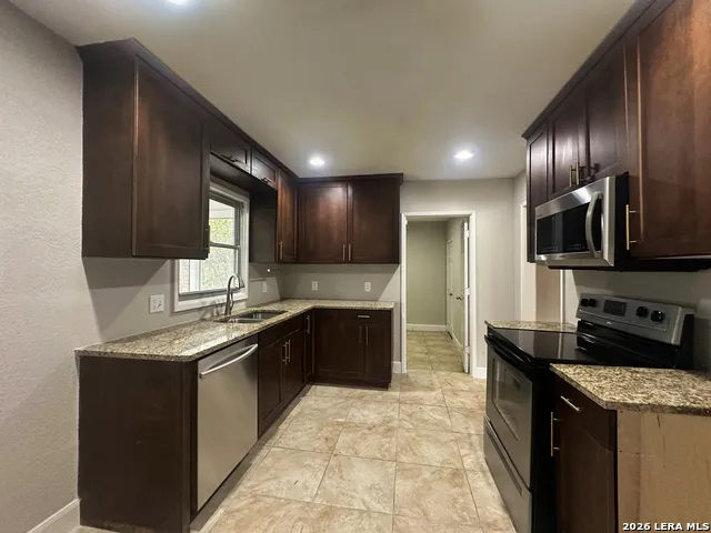 740 Rittiman Rd Terrell Hills, TX 78209