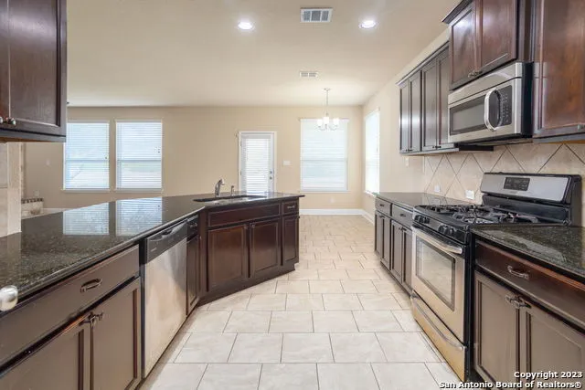 6527 TULIA WAY San Antonio, TX 78253