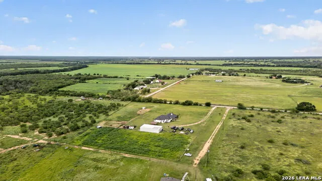 965 County Road 7611 Devine, TX 78016