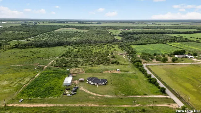 965 County Road 7611 Devine, TX 78016