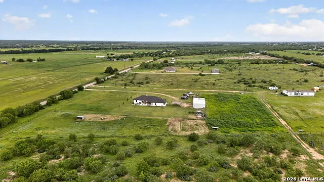 965 County Road 7611 Devine, TX 78016