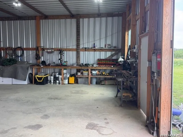 965 County Road 7611 Devine, TX 78016