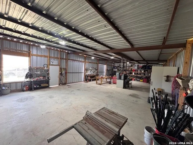 965 County Road 7611 Devine, TX 78016