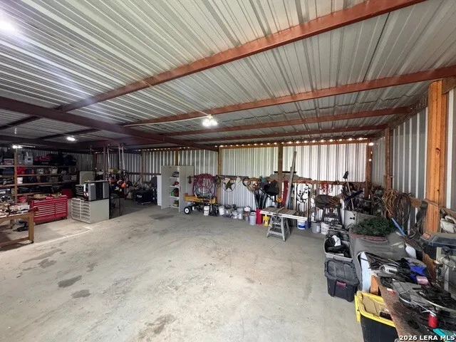 965 County Road 7611 Devine, TX 78016