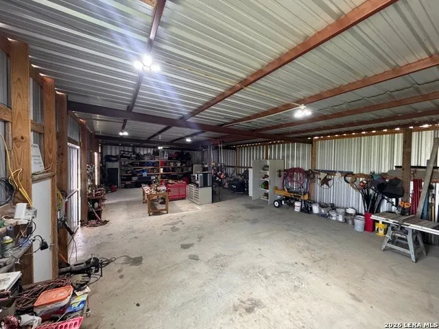 965 County Road 7611 Devine, TX 78016