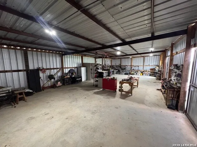 965 County Road 7611 Devine, TX 78016