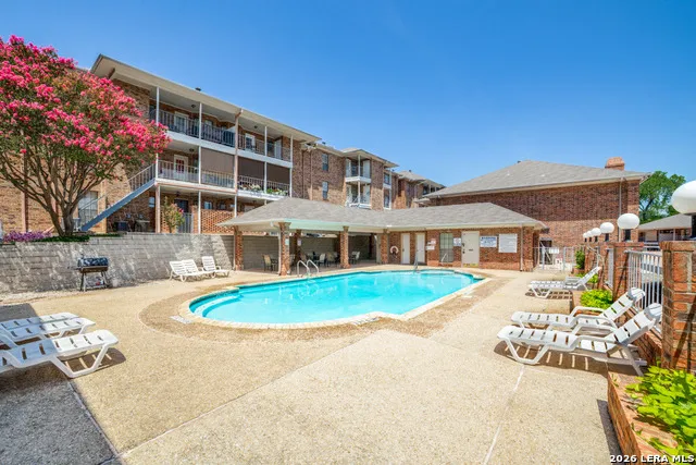 5359 FREDERICKSBURG RD #515 San Antonio, TX 78229