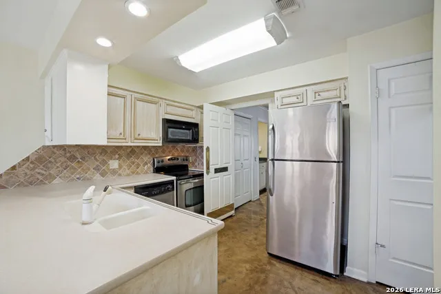 5359 FREDERICKSBURG RD #515 San Antonio, TX 78229