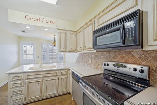 5359 FREDERICKSBURG RD #515 San Antonio, TX 78229