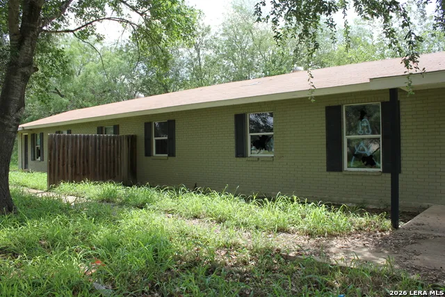 723 W BRAZOS ST Pearsall, TX 78061