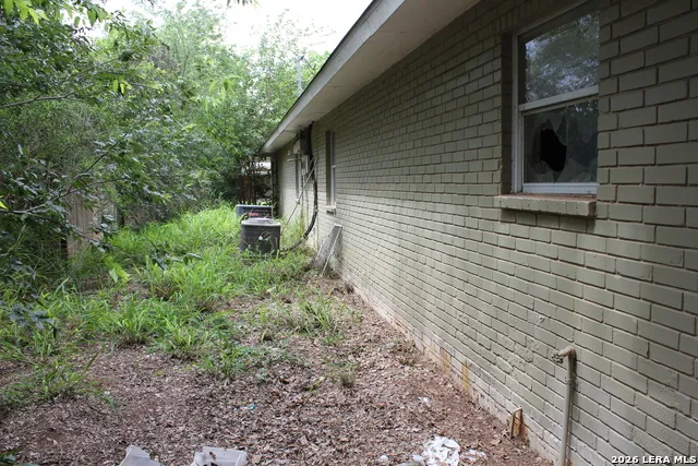 723 W BRAZOS ST Pearsall, TX 78061