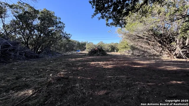 392 MATT DILLON DR Bandera, TX 78003