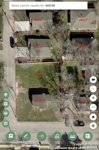 903 LIBERTY AVE Seguin, TX 78155