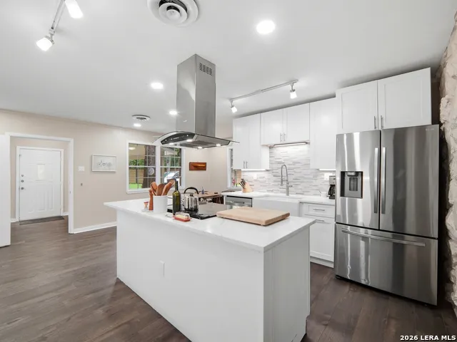 19214 Grey Forest Helotes, TX 78023