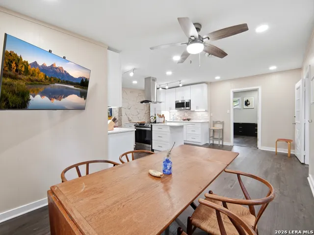 19214 Grey Forest Helotes, TX 78023