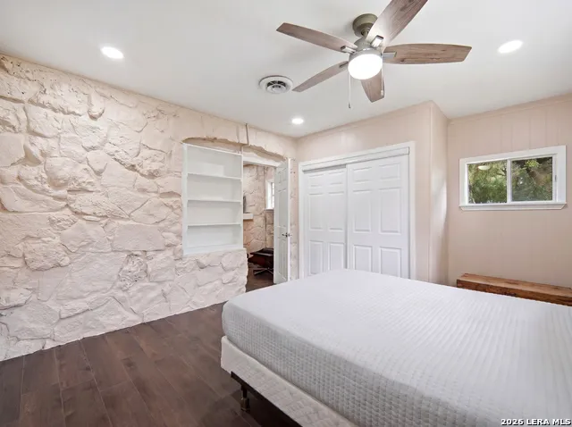 19214 Grey Forest Helotes, TX 78023