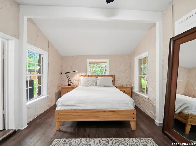 19214 Grey Forest Helotes, TX 78023