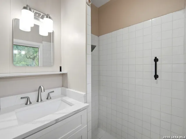 19214 Grey Forest Helotes, TX 78023