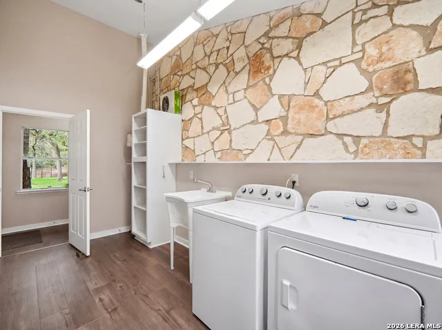 19214 Grey Forest Helotes, TX 78023