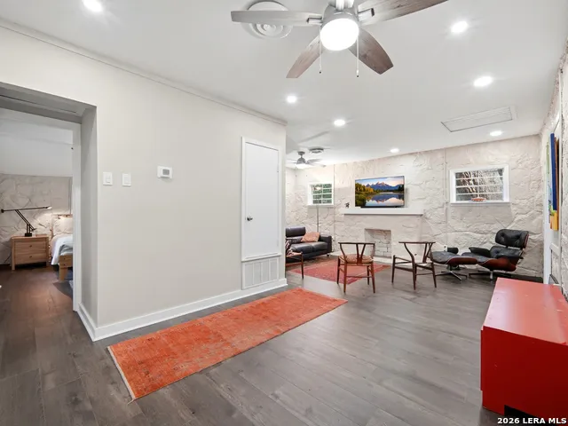 19214 Grey Forest Helotes, TX 78023