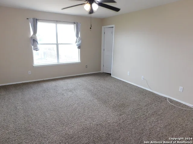 9013 Barkwood Universal City, TX 78148