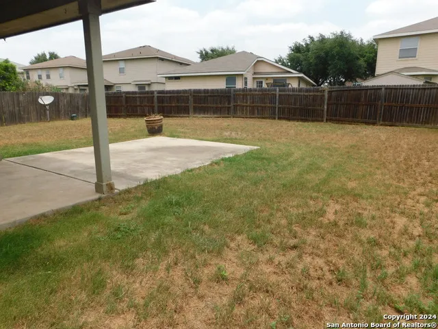 9013 Barkwood Universal City, TX 78148