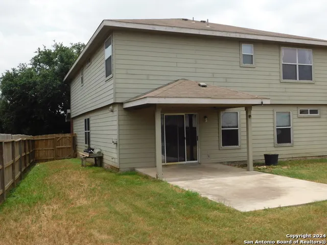 9013 Barkwood Universal City, TX 78148