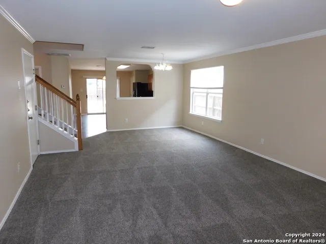 9013 Barkwood Universal City, TX 78148