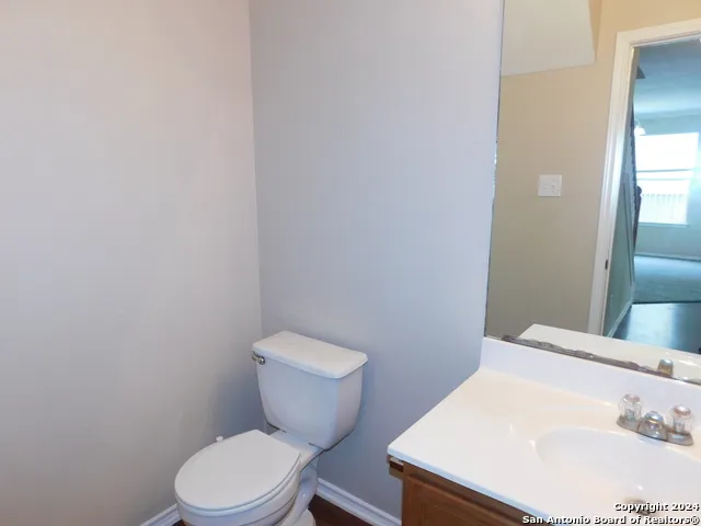 9013 Barkwood Universal City, TX 78148