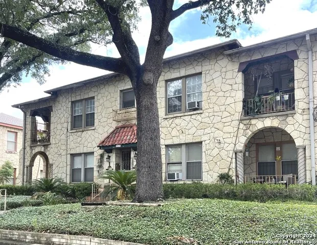 409 W LYNWOOD AVE Unit 1 San Antonio, TX 78212