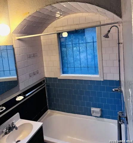 409 W LYNWOOD AVE Unit 1 San Antonio, TX 78212