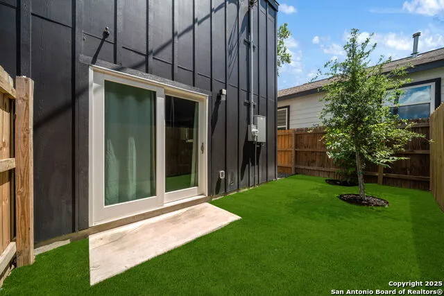 1104 S Gevers St San Antonio, TX 78210