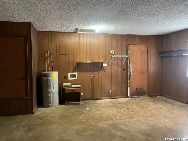 311 CINDY DR Canyon Lake, TX 78133
