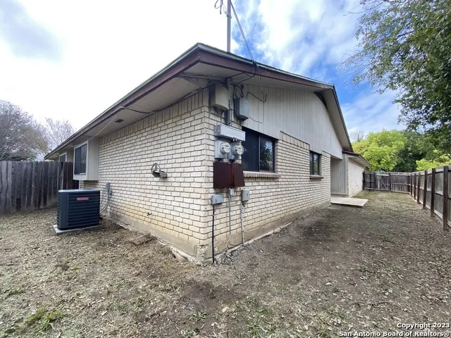 7214 RIMWOOD ST Live Oak, TX 78233