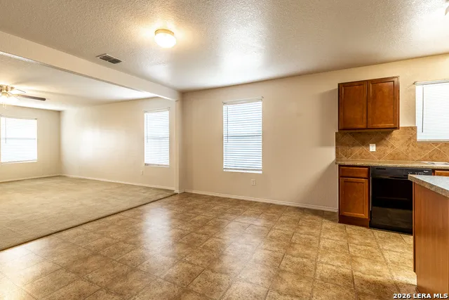 8966 Oakwood Park San Antonio, TX 78254