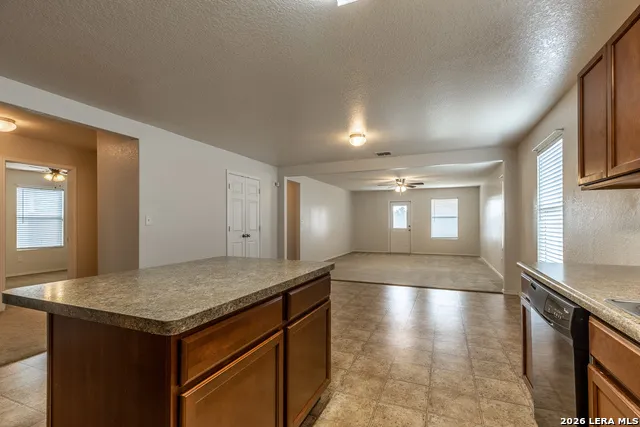 8966 Oakwood Park San Antonio, TX 78254
