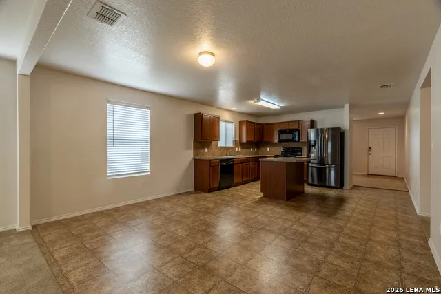 8966 Oakwood Park San Antonio, TX 78254