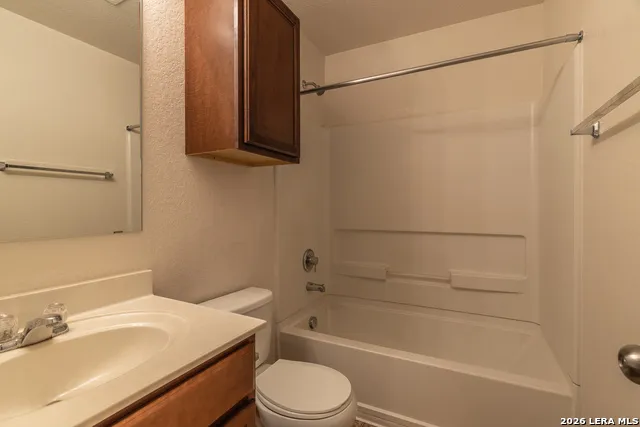 8966 Oakwood Park San Antonio, TX 78254