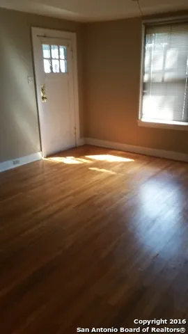 2223 E HOUSTON ST San Antonio, TX 78202