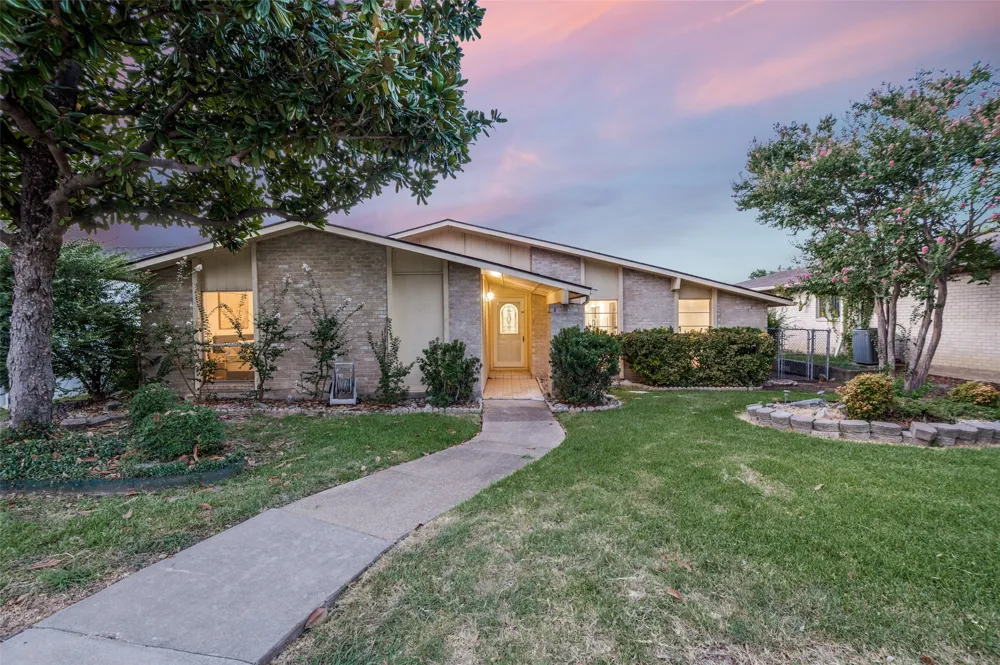 3020 Ravine Trail Carrollton, TX 75007