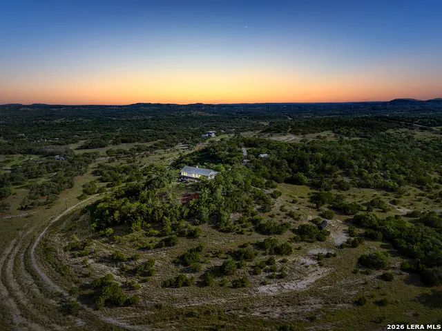26 SEEWALD RD Boerne, TX 78006