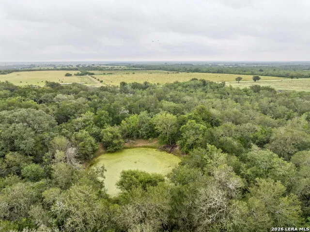 9611 WILKE RD Kingsbury, TX 78638